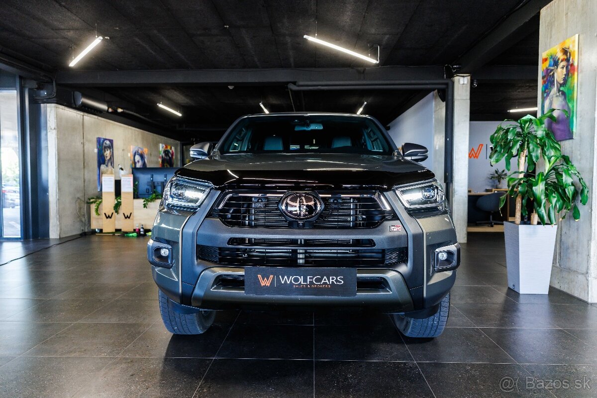 Toyota Hilux 2.8 D-4D Invincible - 2