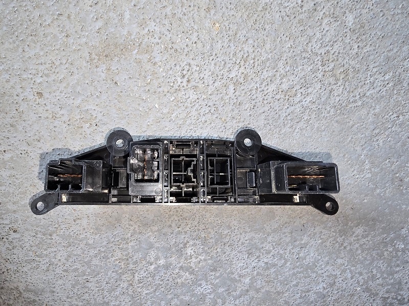 Vypínač výstražných svetiel Hyundai H1 - 2