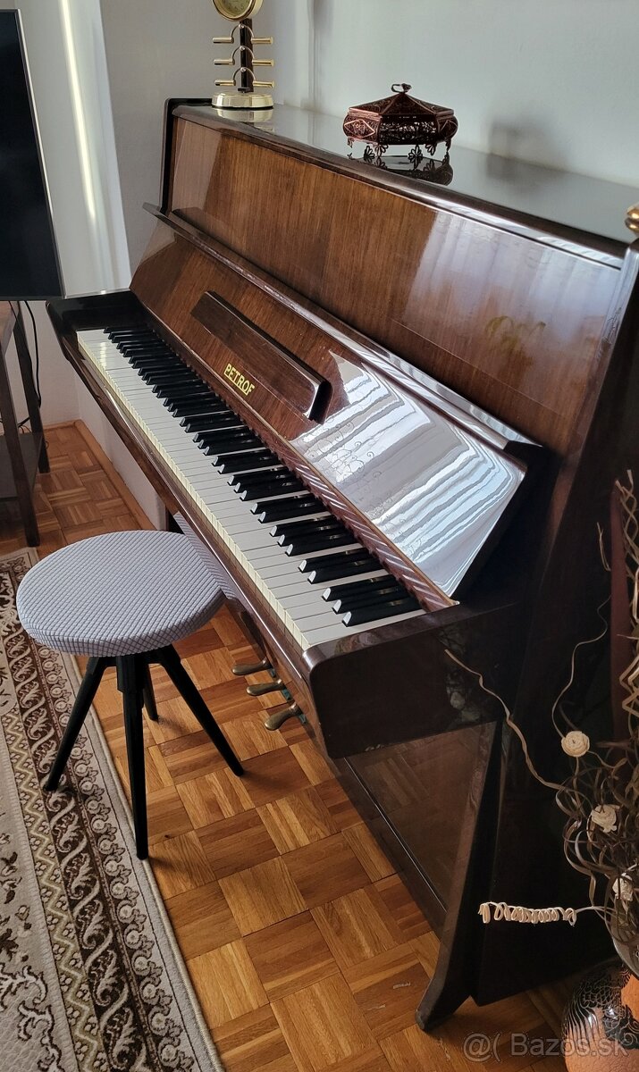 Predám klavír PETROF - 2