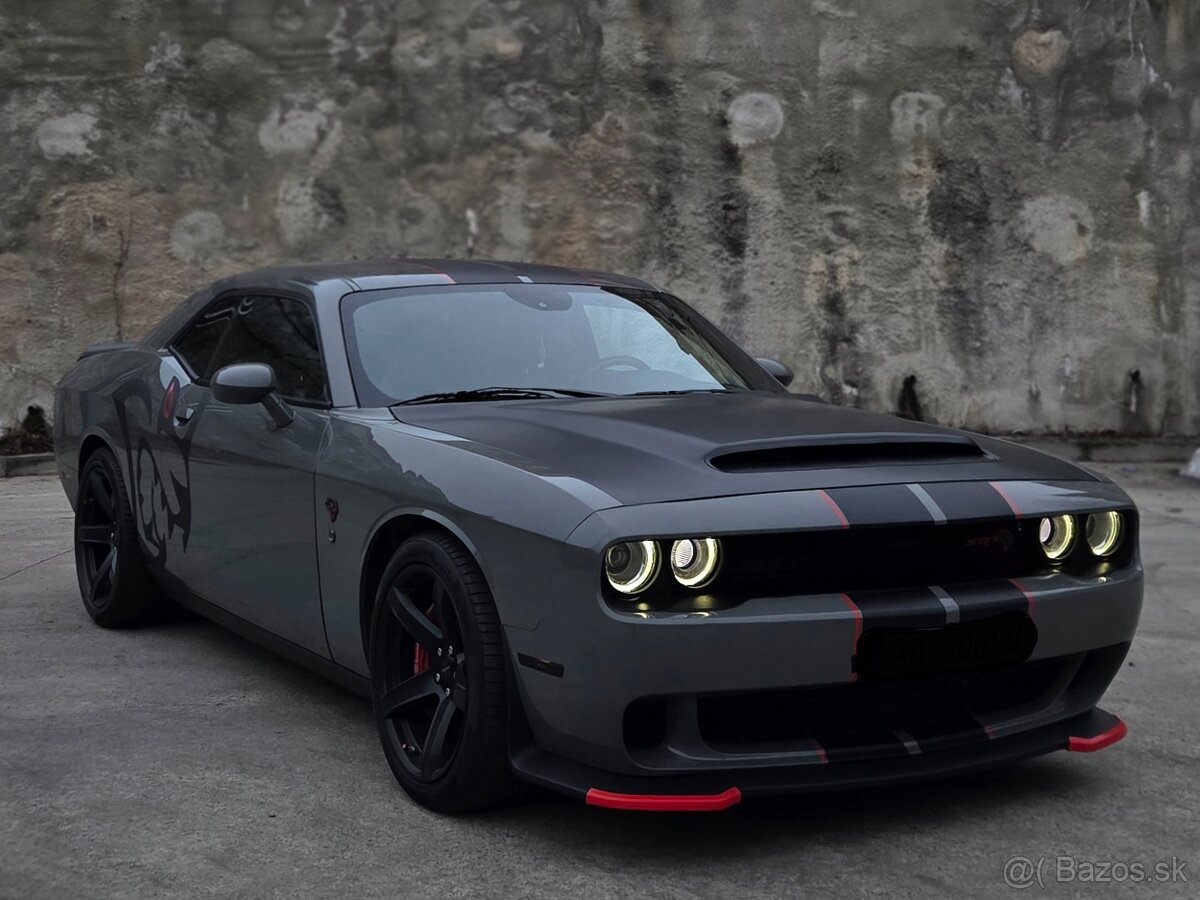 Dodge Challenger 6.2 SRT HELLCAT - 2