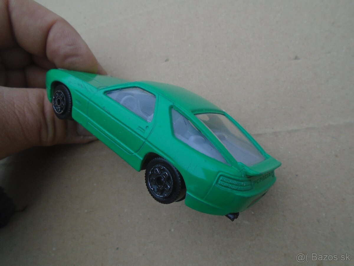 Stará Hračka Burago Porsche 928 - 2