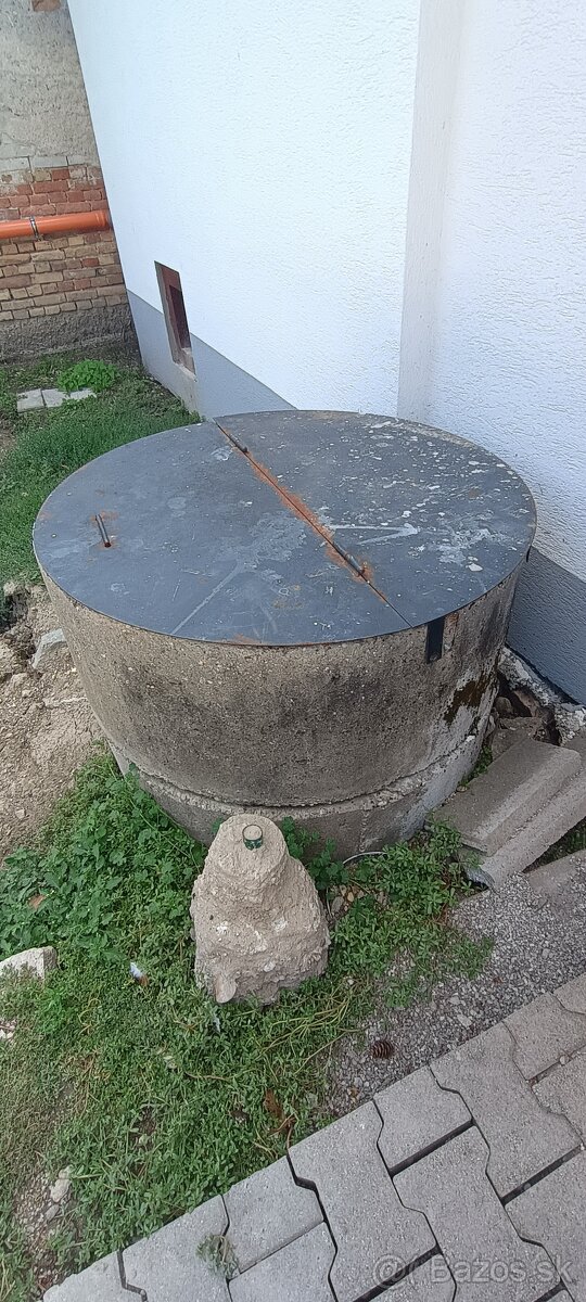 Predám železný poklop na studňu - 2