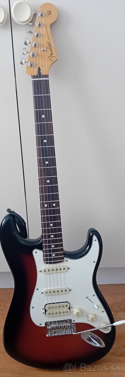 FENDER PLAYER II STRATOCASTER HSS – 3-COLOR SUNBURST - 2