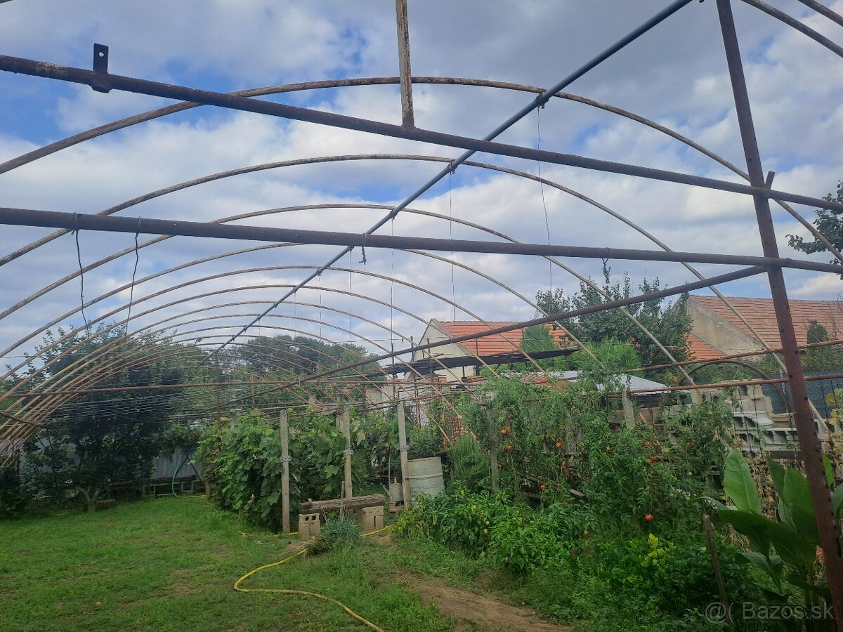 Predám konßtrukciu fóliovníka - 2