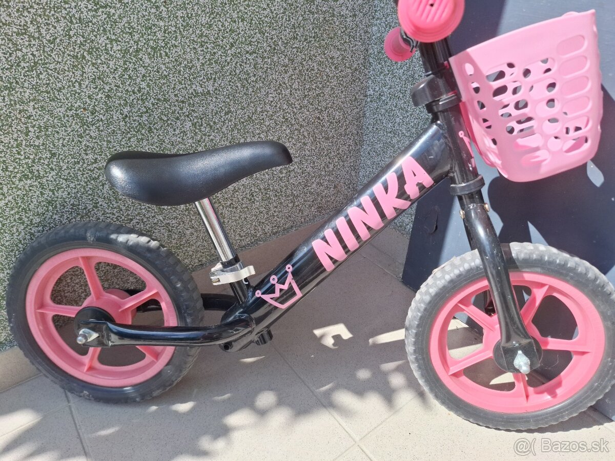 Dvojkolesové odrážadlo s menom - 2