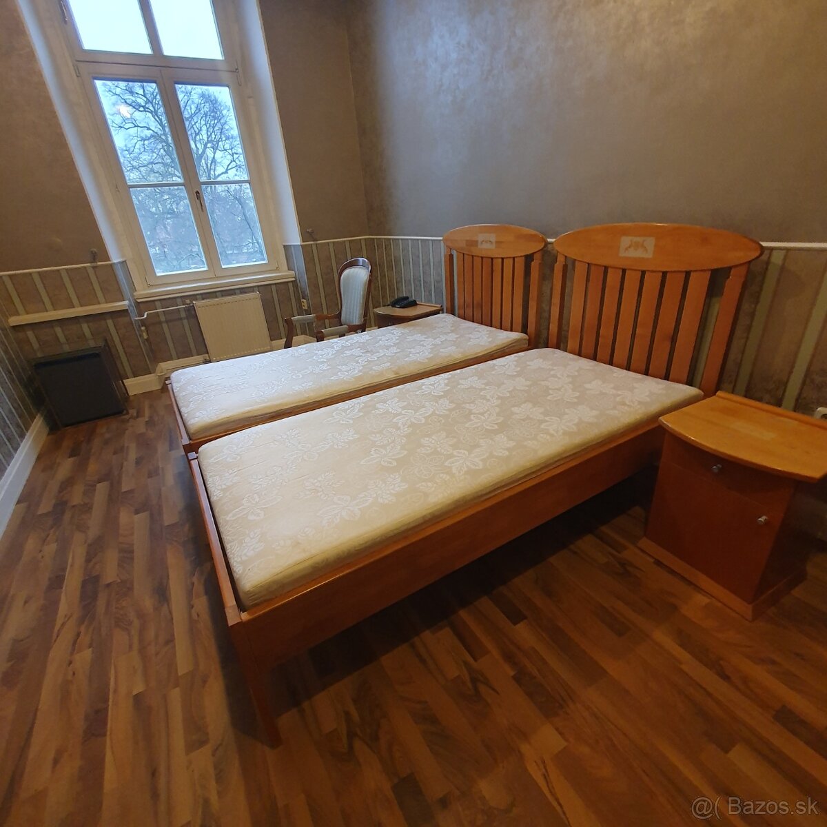 Predám postele - masív, 28ks - 2