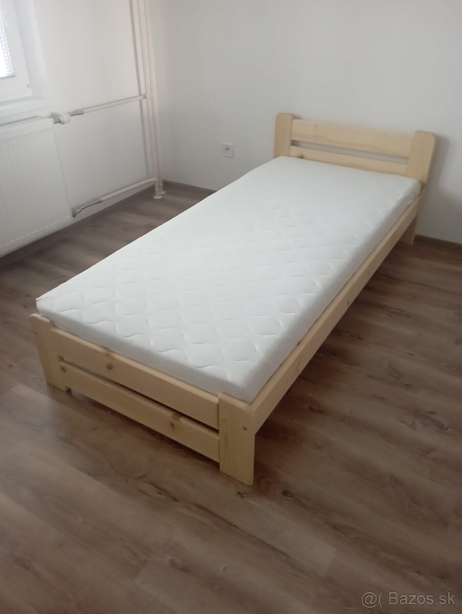 Posteľ s roštom a matracom - 2