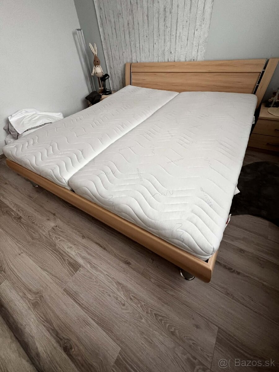 Postel + dva nočne stoliky - 2