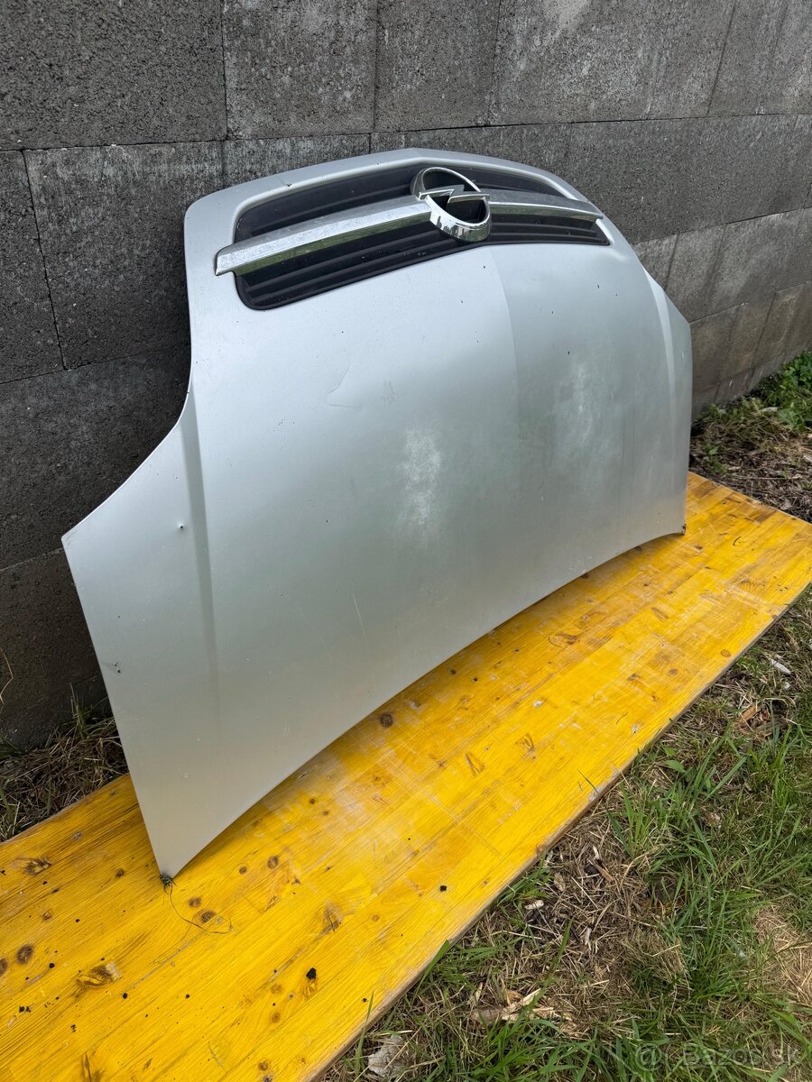 Kapota na Opel Meriva 1.generacia - 2