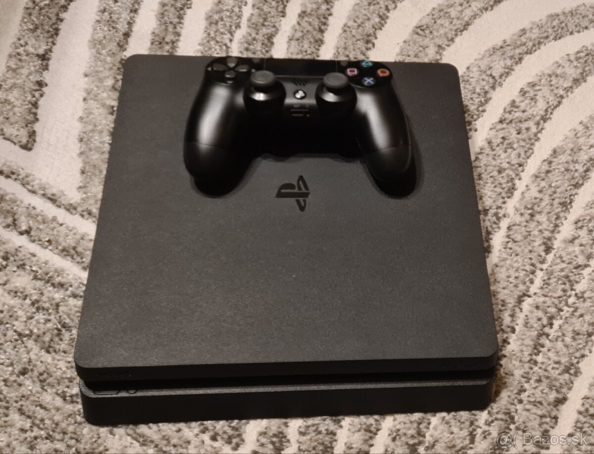 PS4 slim - 2
