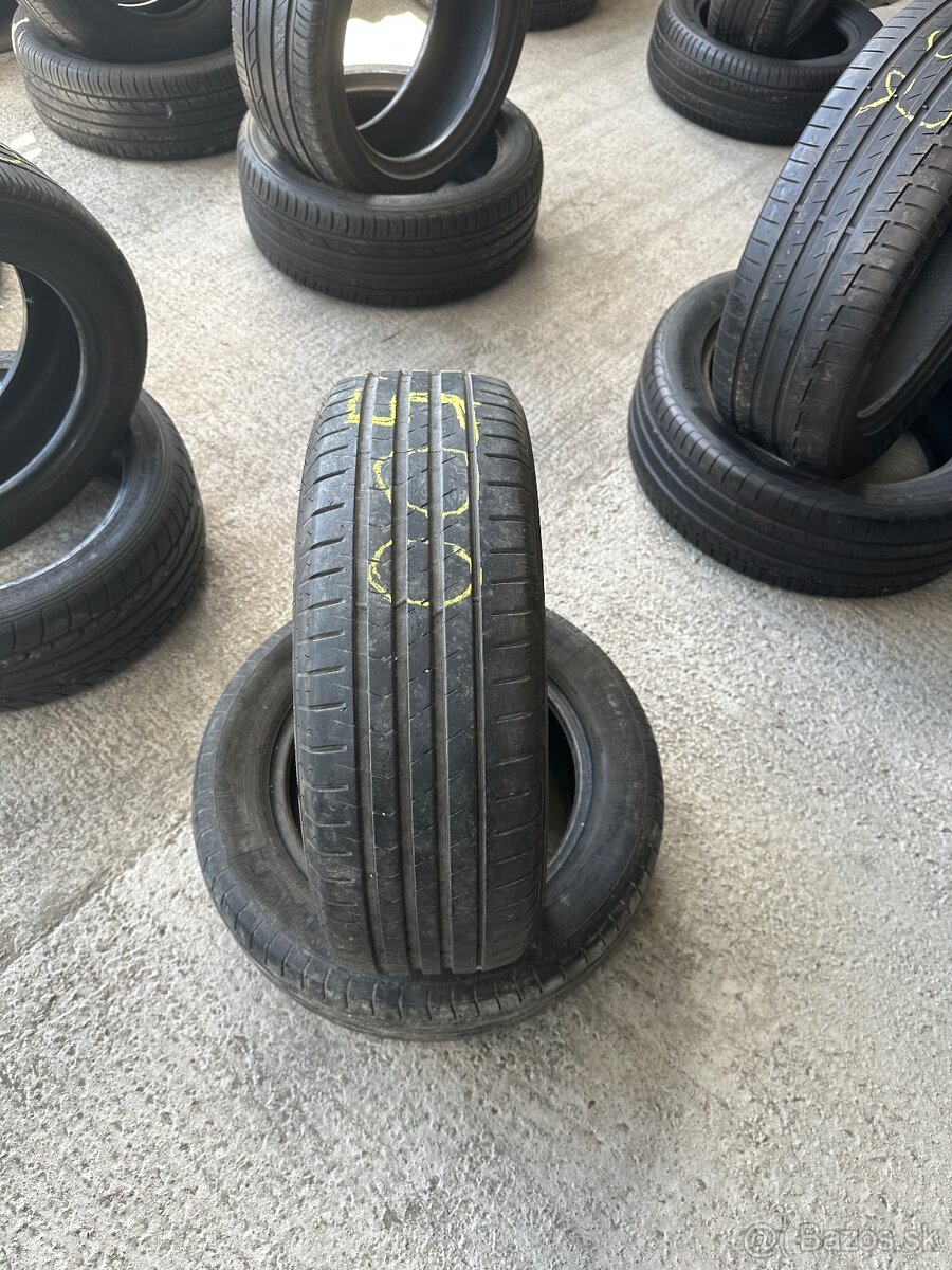 195/60 R15 - 2