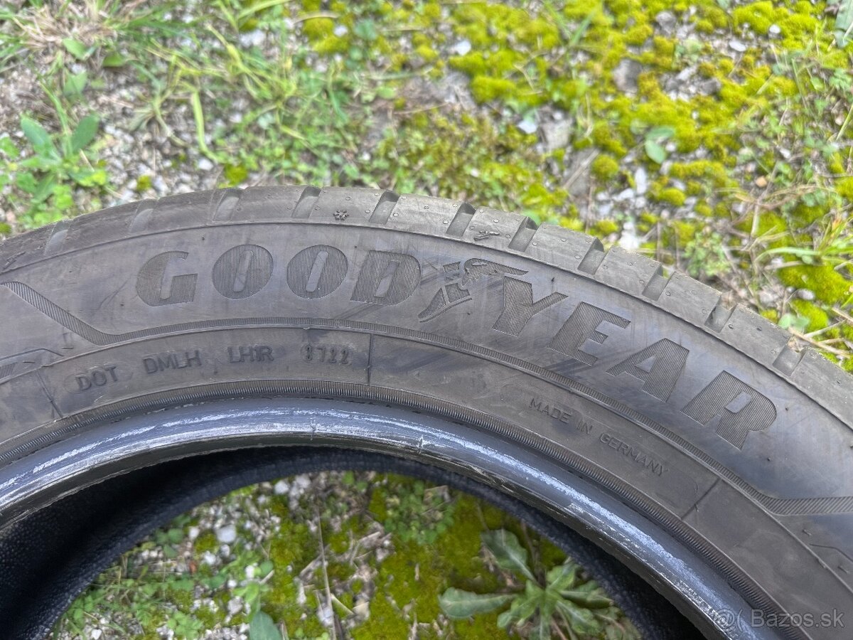 235/55 R19 zimné Goodyear UltraGrip Performance - 2