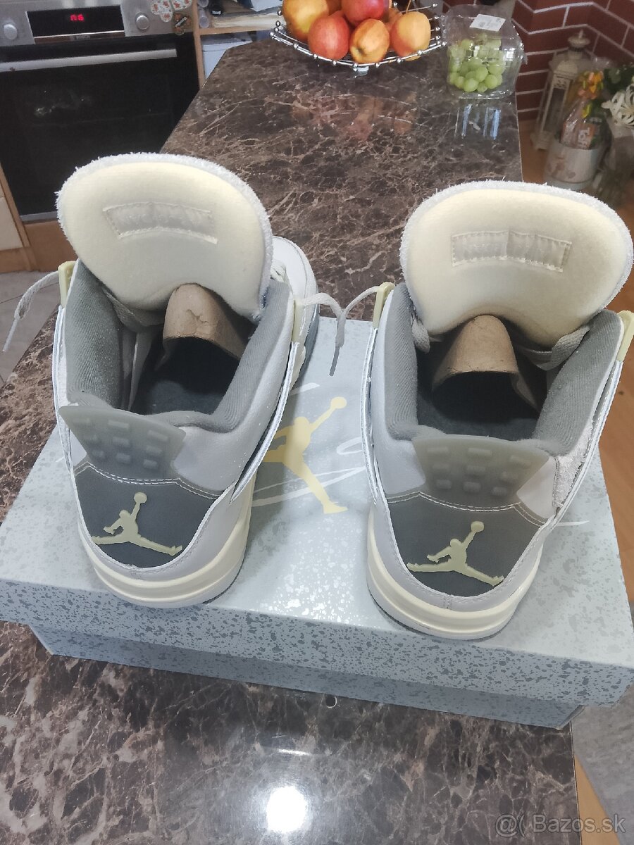 Air Jordan 4 Retro SE Craft Photon Dust - 2