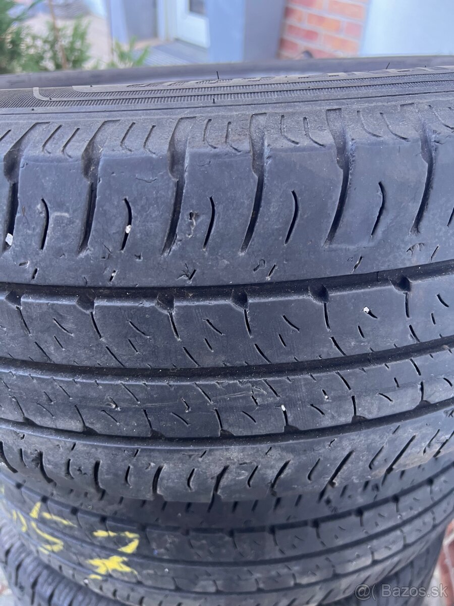 Predám Pneu 215/60r16 Ford transit custom - 2