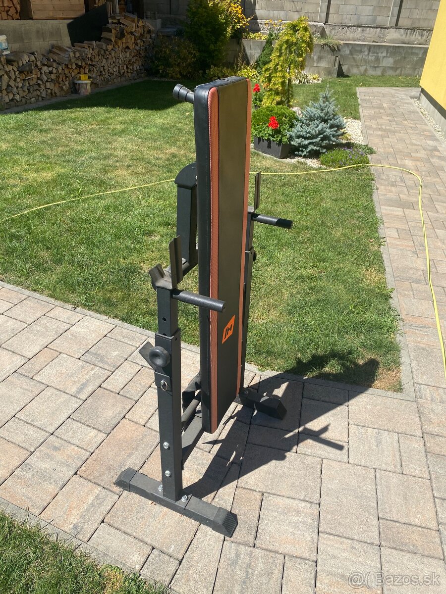 Lavička na bench press a dipy - 2
