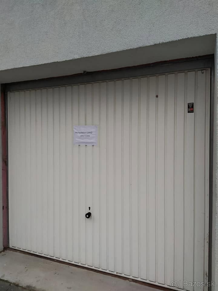 Samostatná garáž - 2
