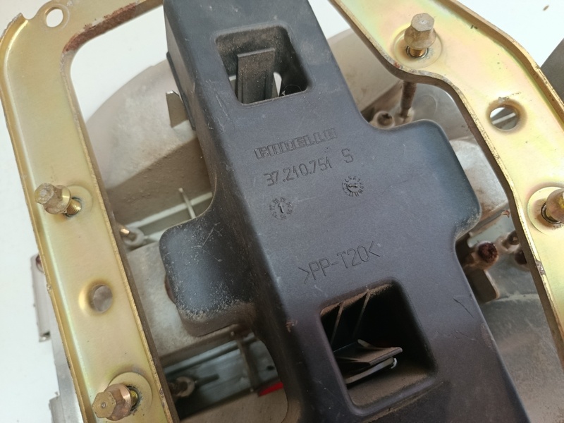 zadne svetla fiat bravo 37210751 40€ - 2