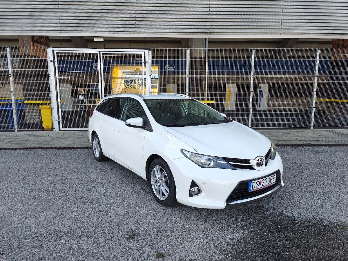 Toyota Auris 2014. 1,4 diesel - 2