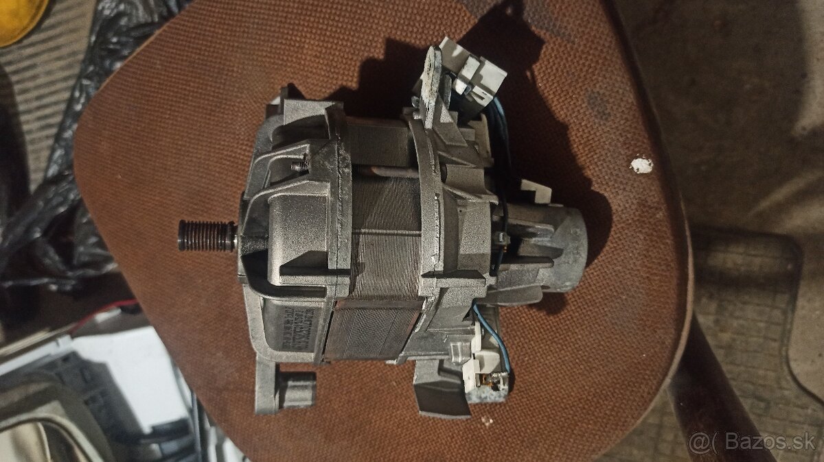 Prredám diely na práčku Whirpool AW 6316 - 2