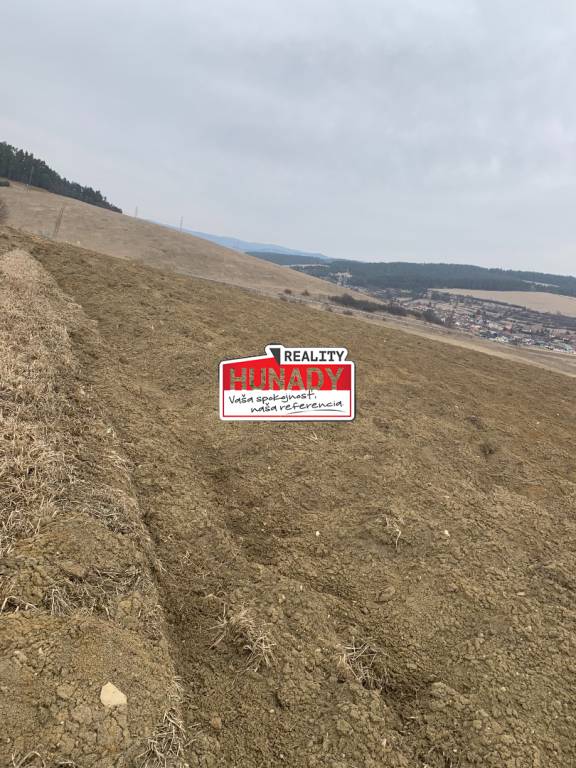 (600 m²) POĽNOHOSPODÁRSKY POZEMOK - 2