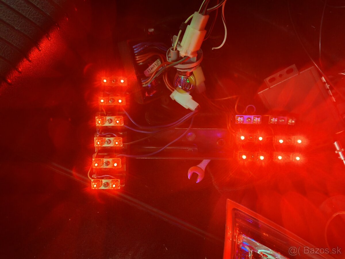 Zadné svetlá Bora / golf 4 variant - 2