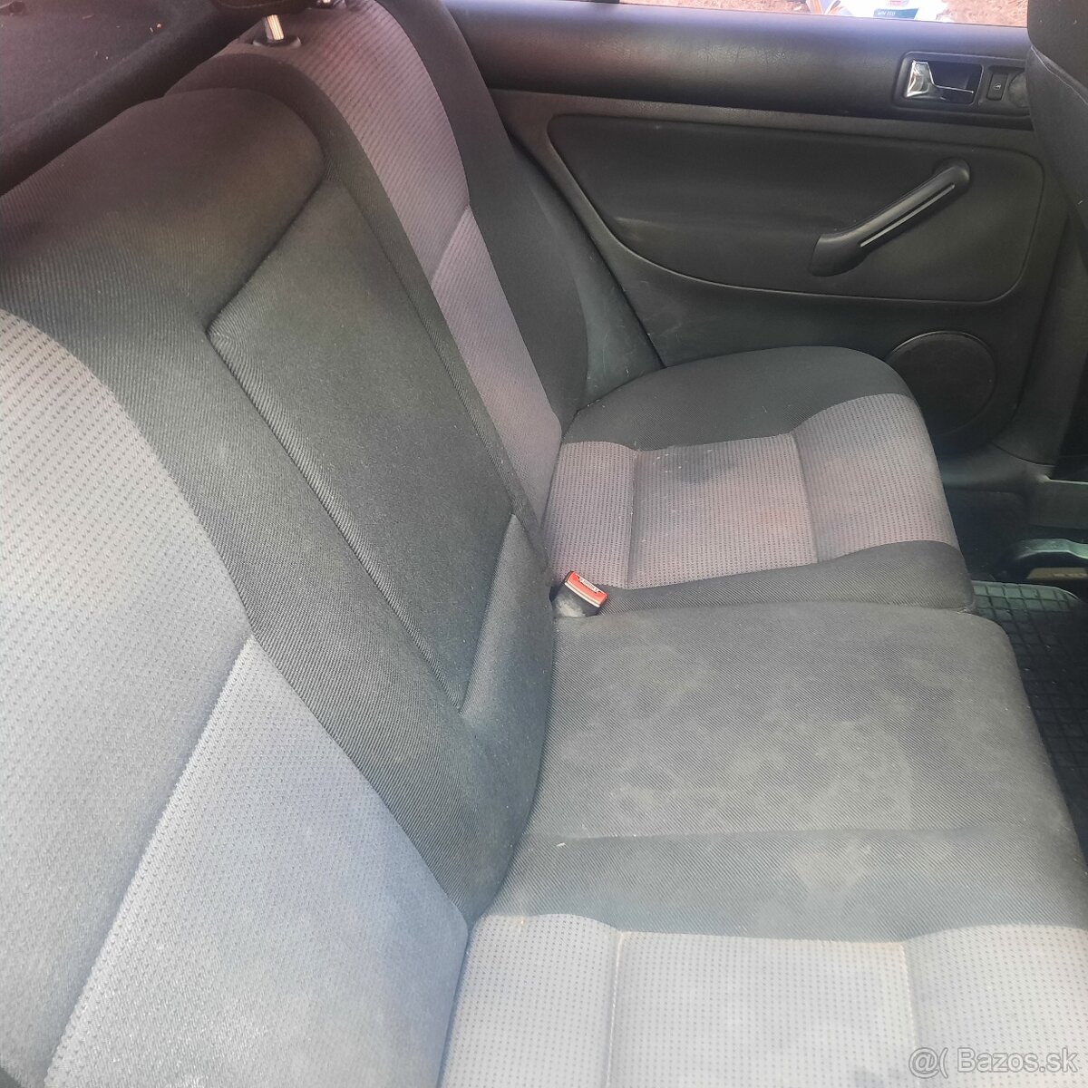 Predám- Volkswagen Golf - 2