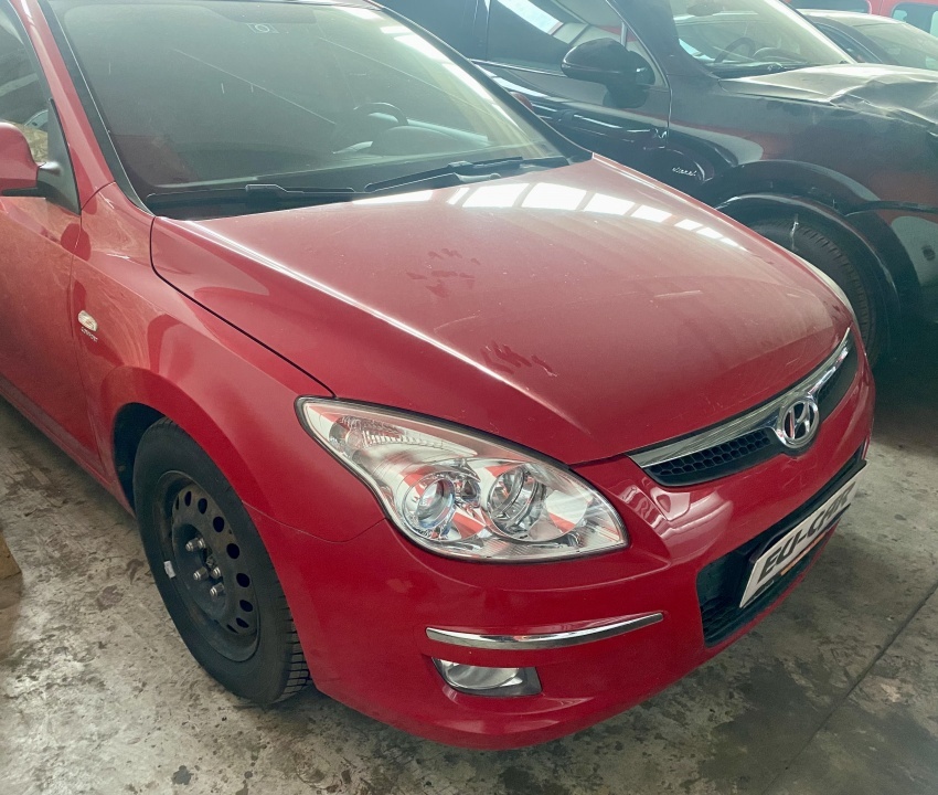 Hyundai i30 CW 1.6CRDi, SK ŠPZ - 2