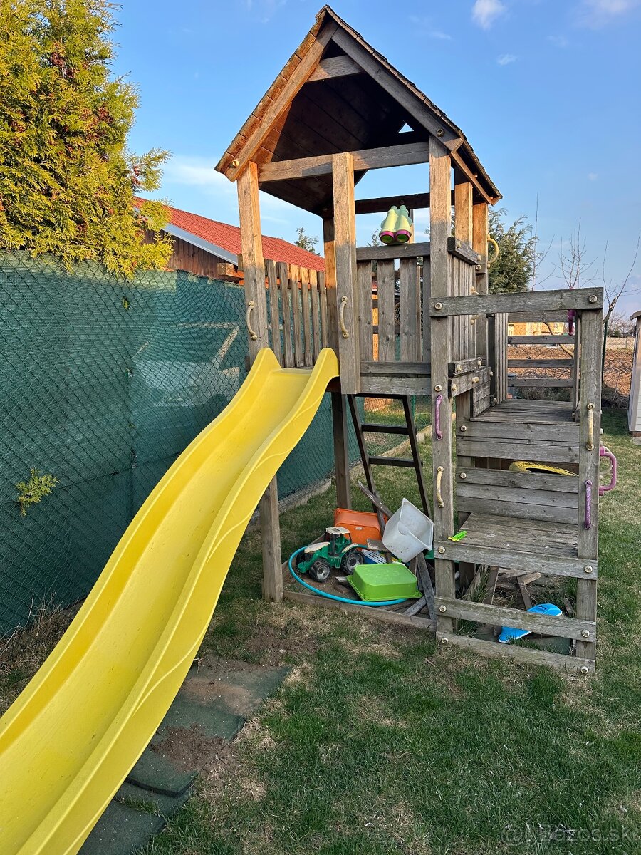 Detsky dreveny domcek - 2