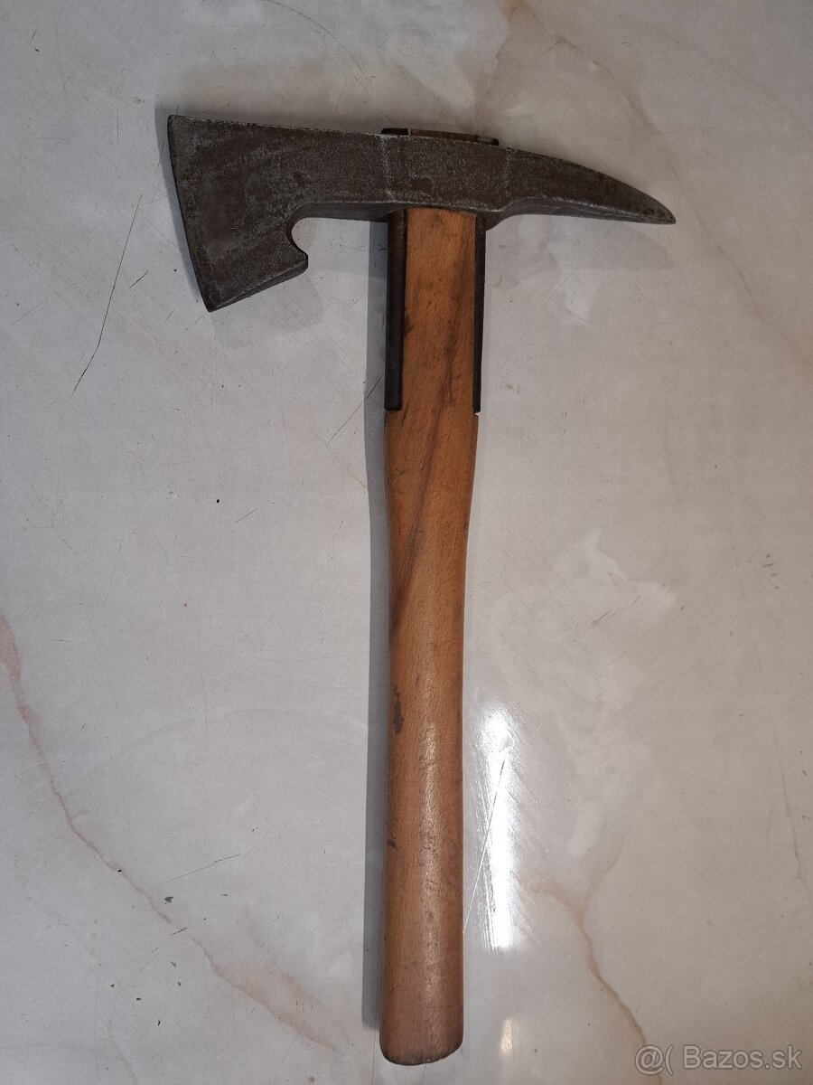 Stará hasičská sekera - 2