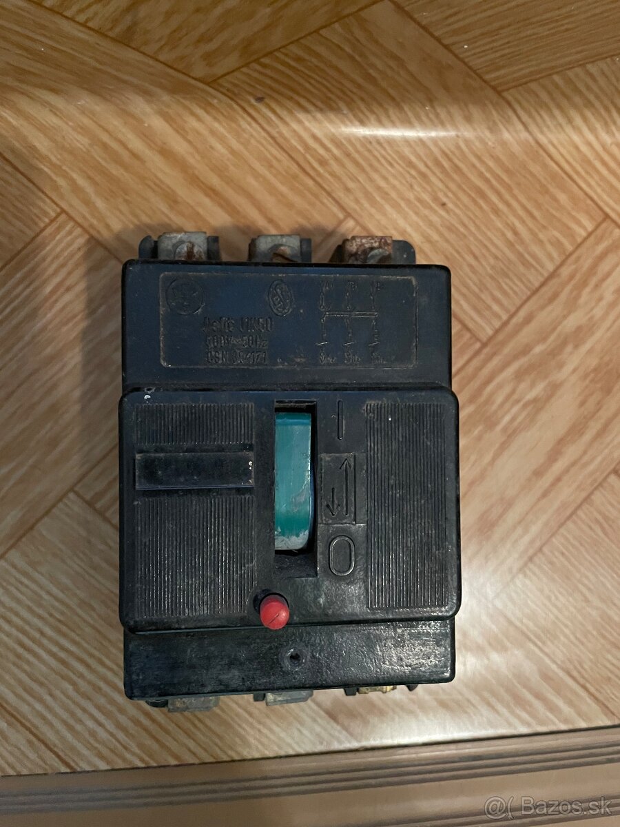 Ističe staré, bakelitové, radové svorky, iné elektro retro - 2