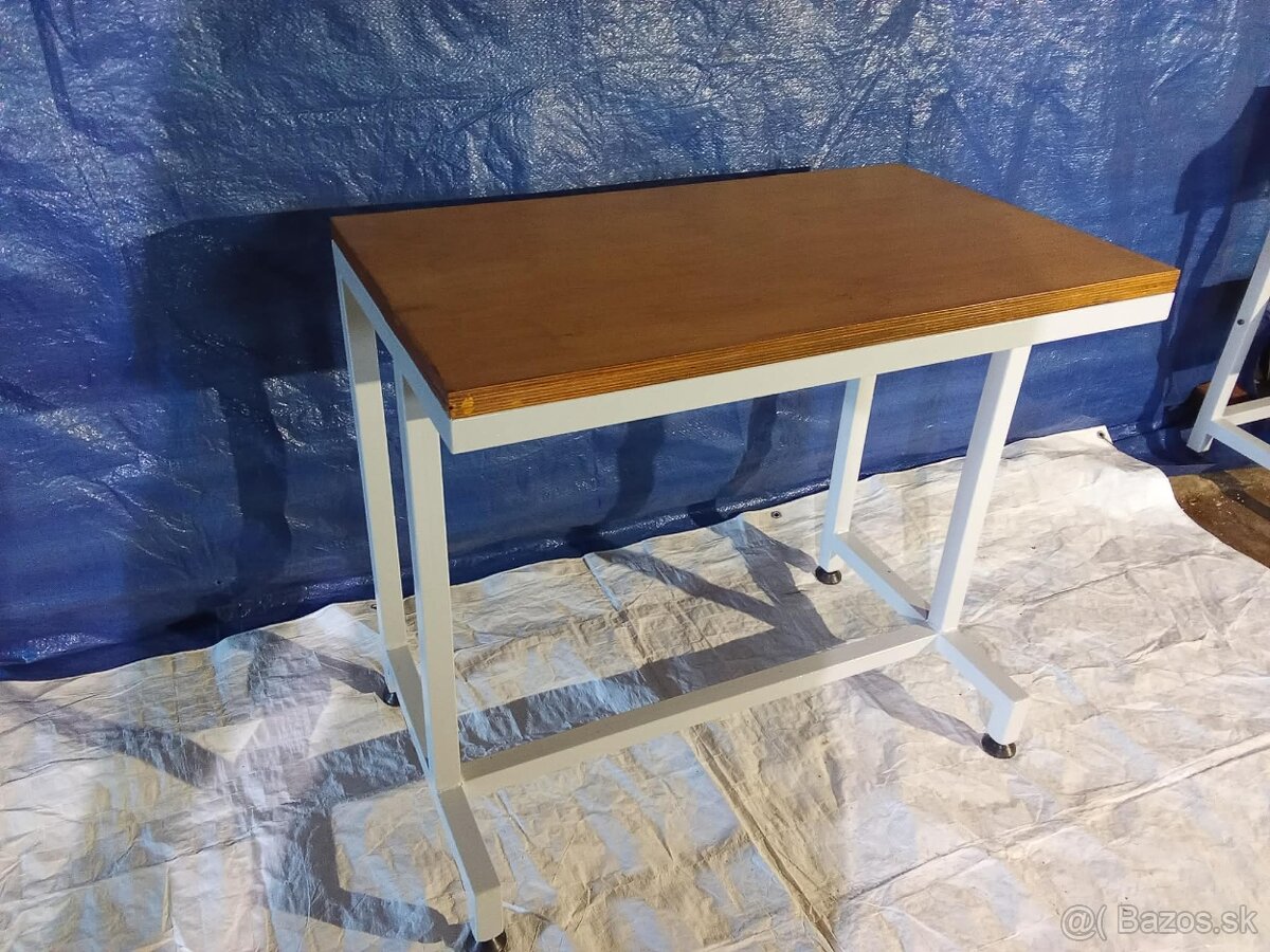 Pracovný stôl - 2