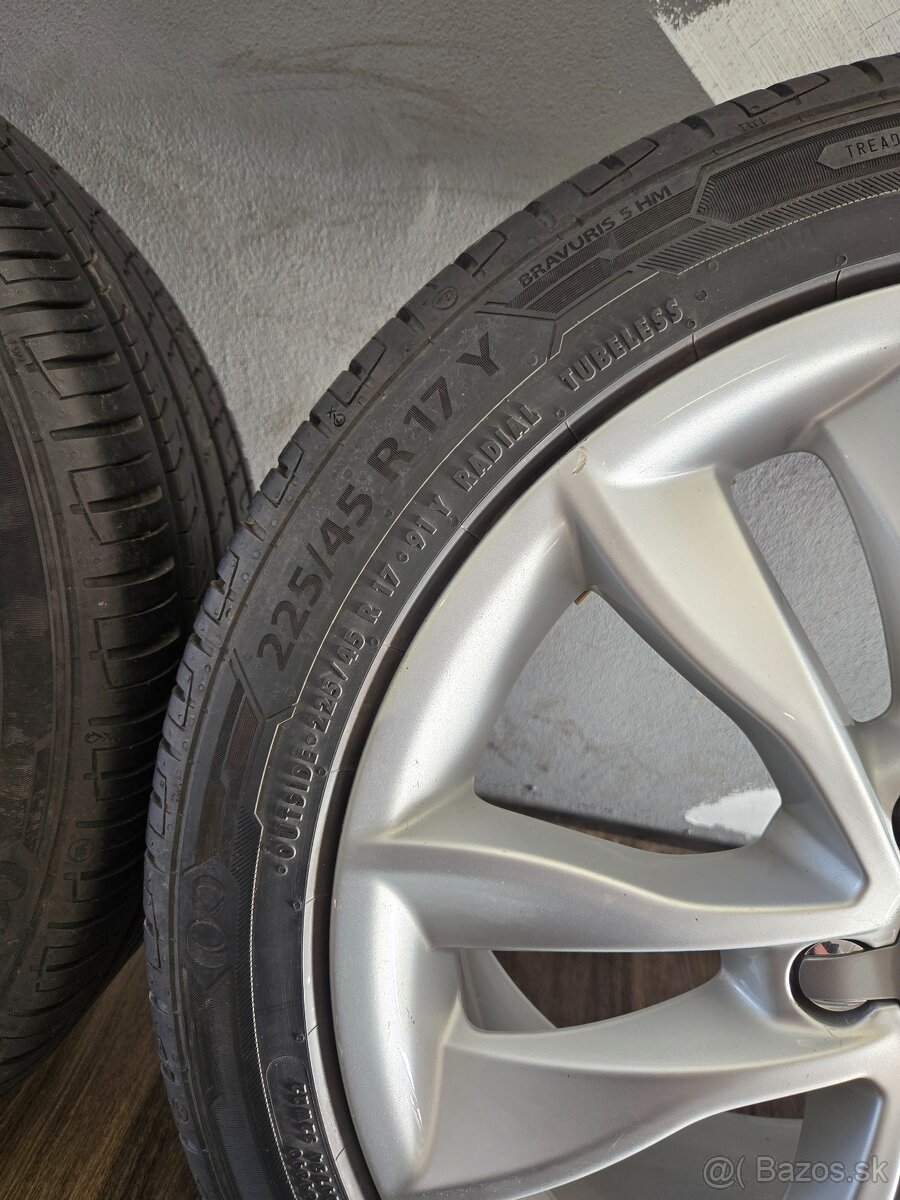 225/45r17 Audi - 2