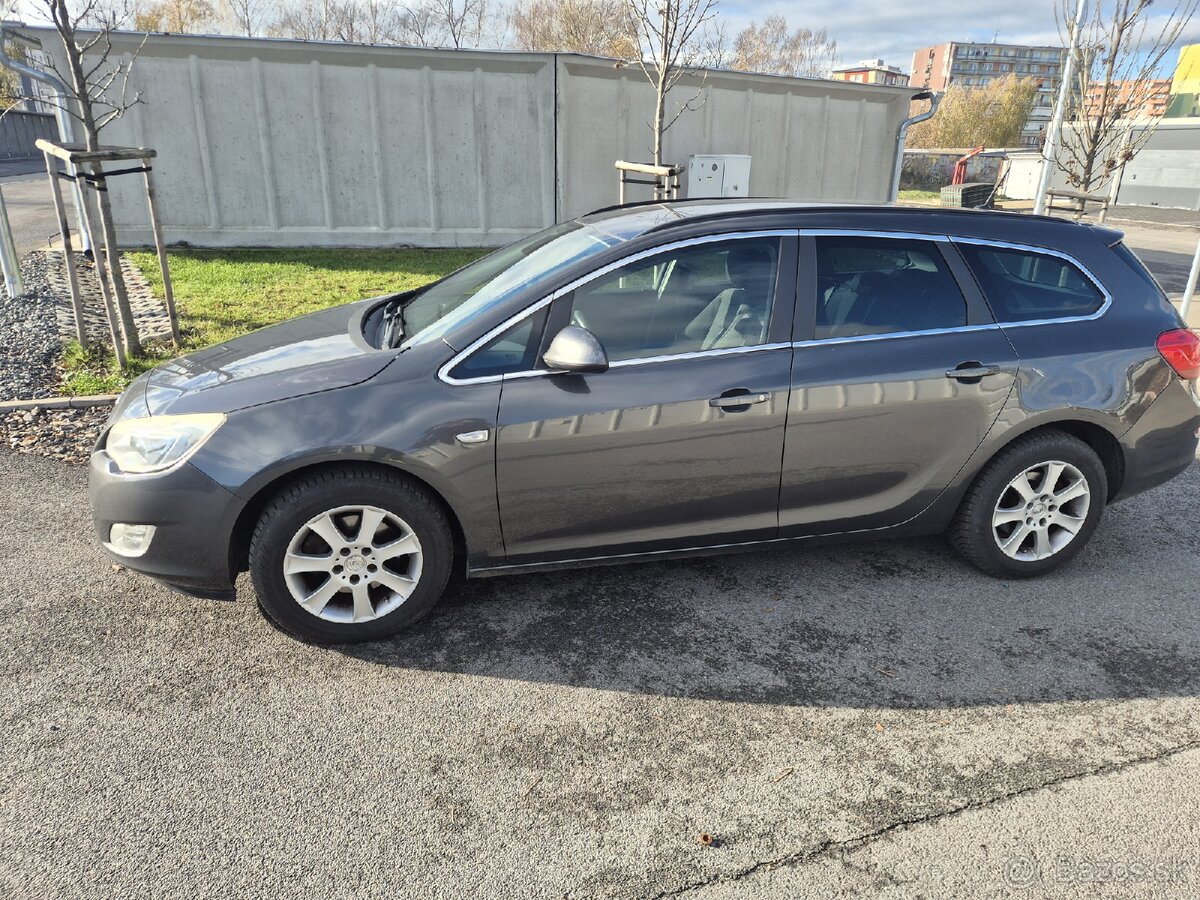 OPEL Astra J 2011 - 2