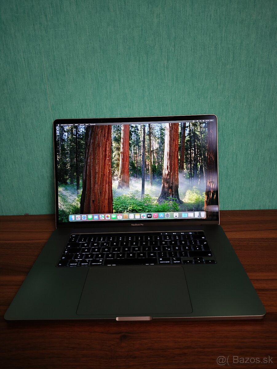MacBook Pro 16 2019 | i7 • 16GB • 512GB SSD - 2