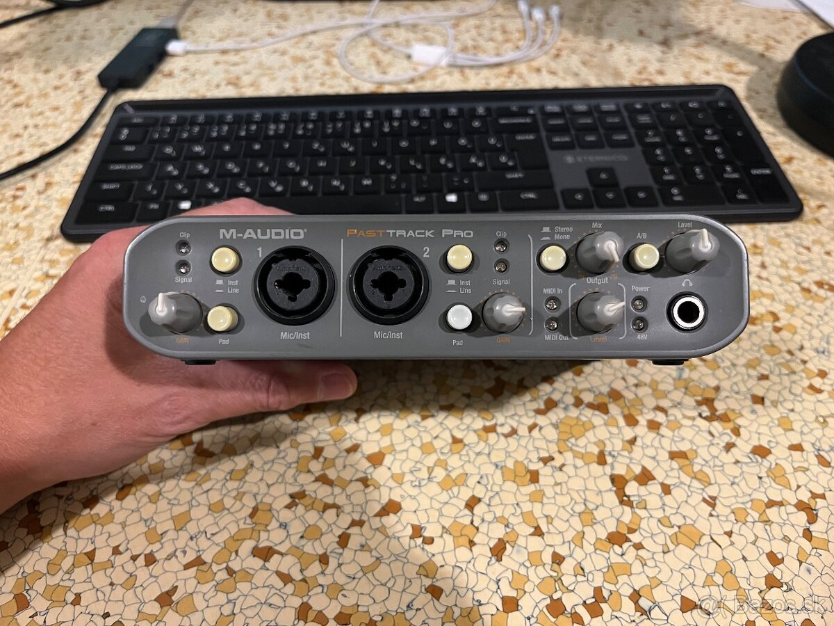 M-AUDIO FASTTRACK PRO - 2