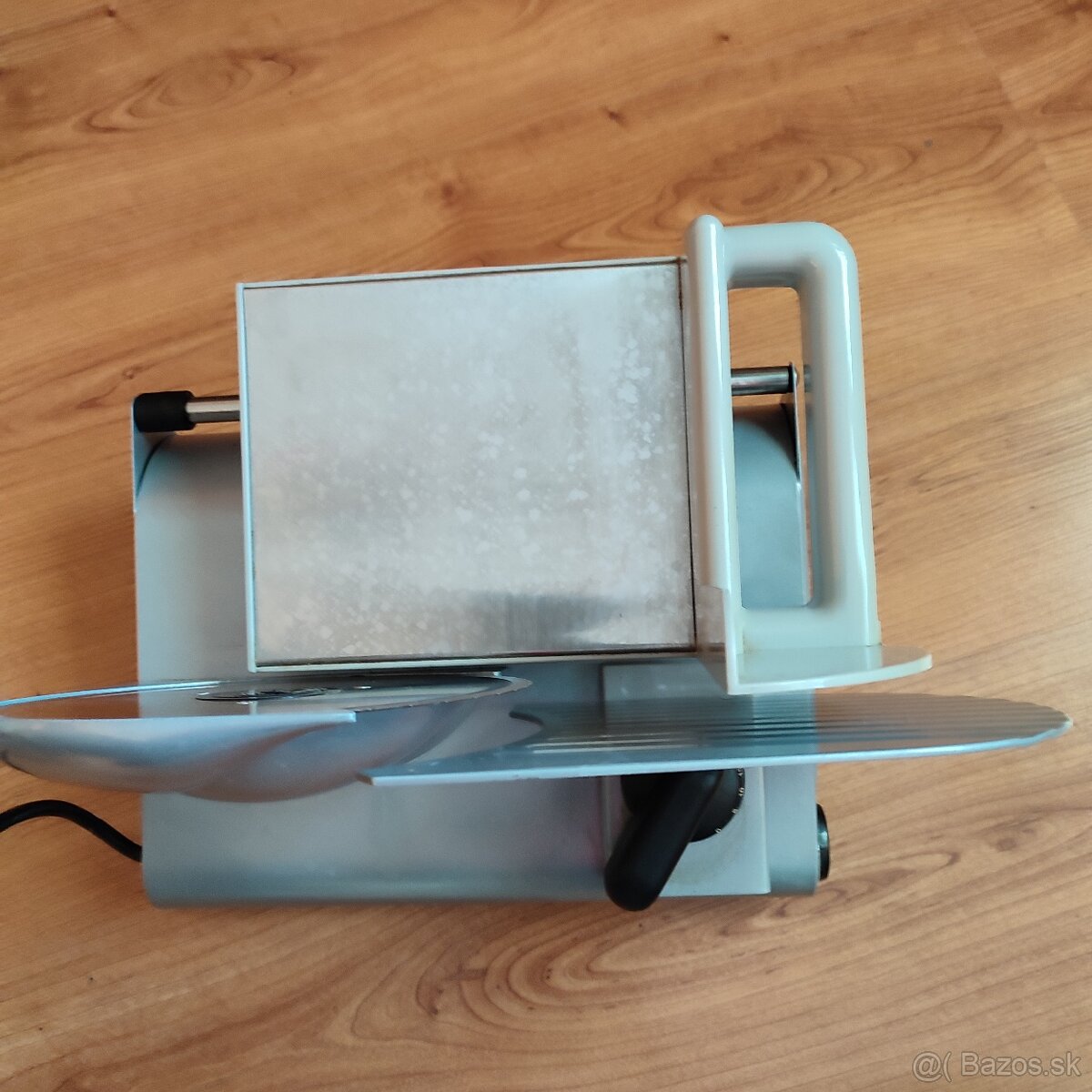 Krájač elektrický univerzálny - 2