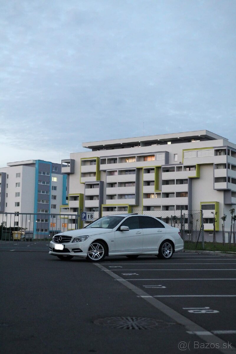 Mercedes-Benz C trieda W204 AMG paket Sedan 2010 - 2