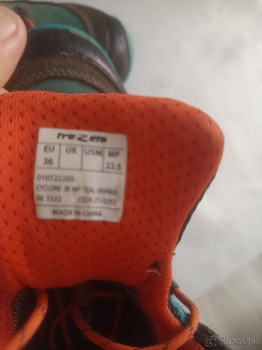 Nepremokavé znackove topánky - 2