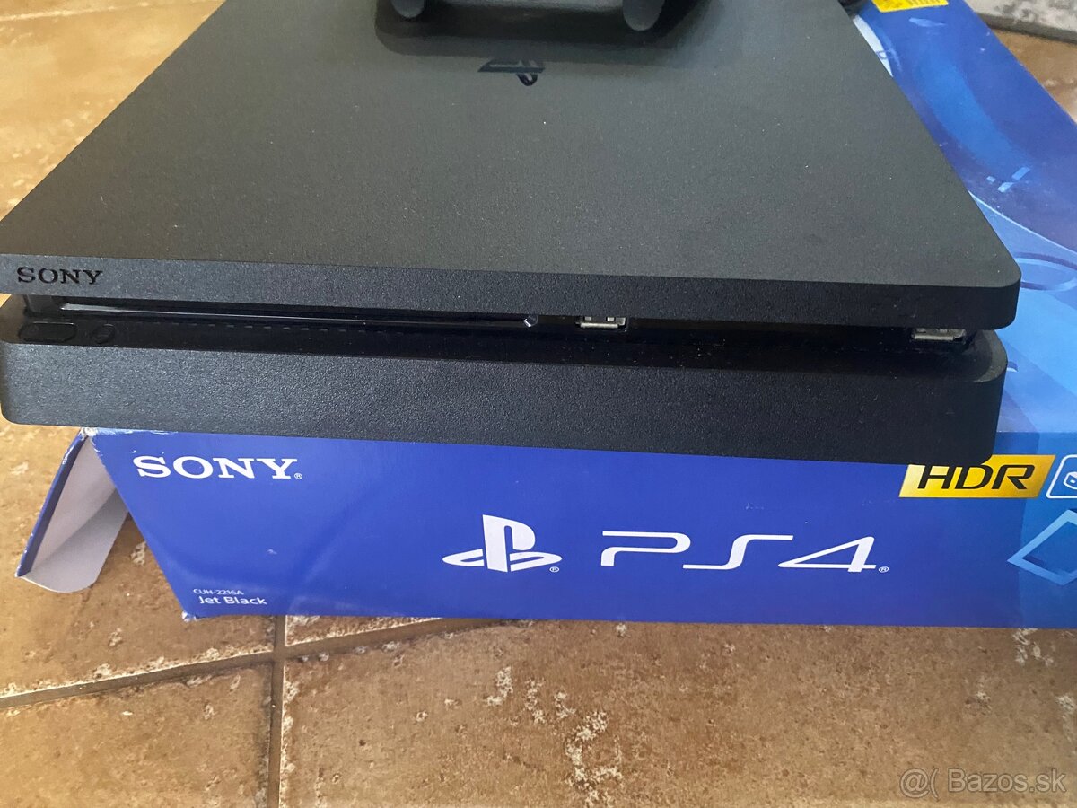PS4 Slim - 2