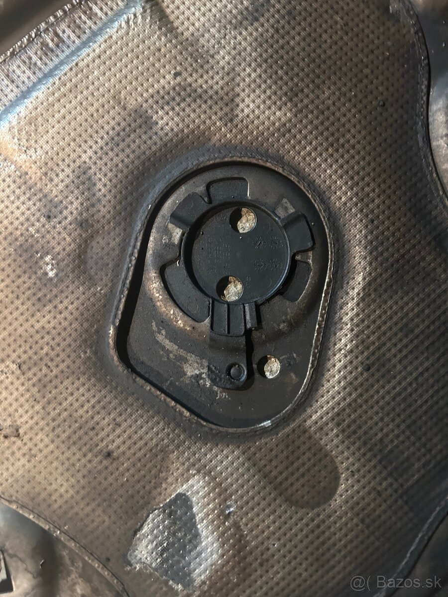 Spodný kryt motora - 2