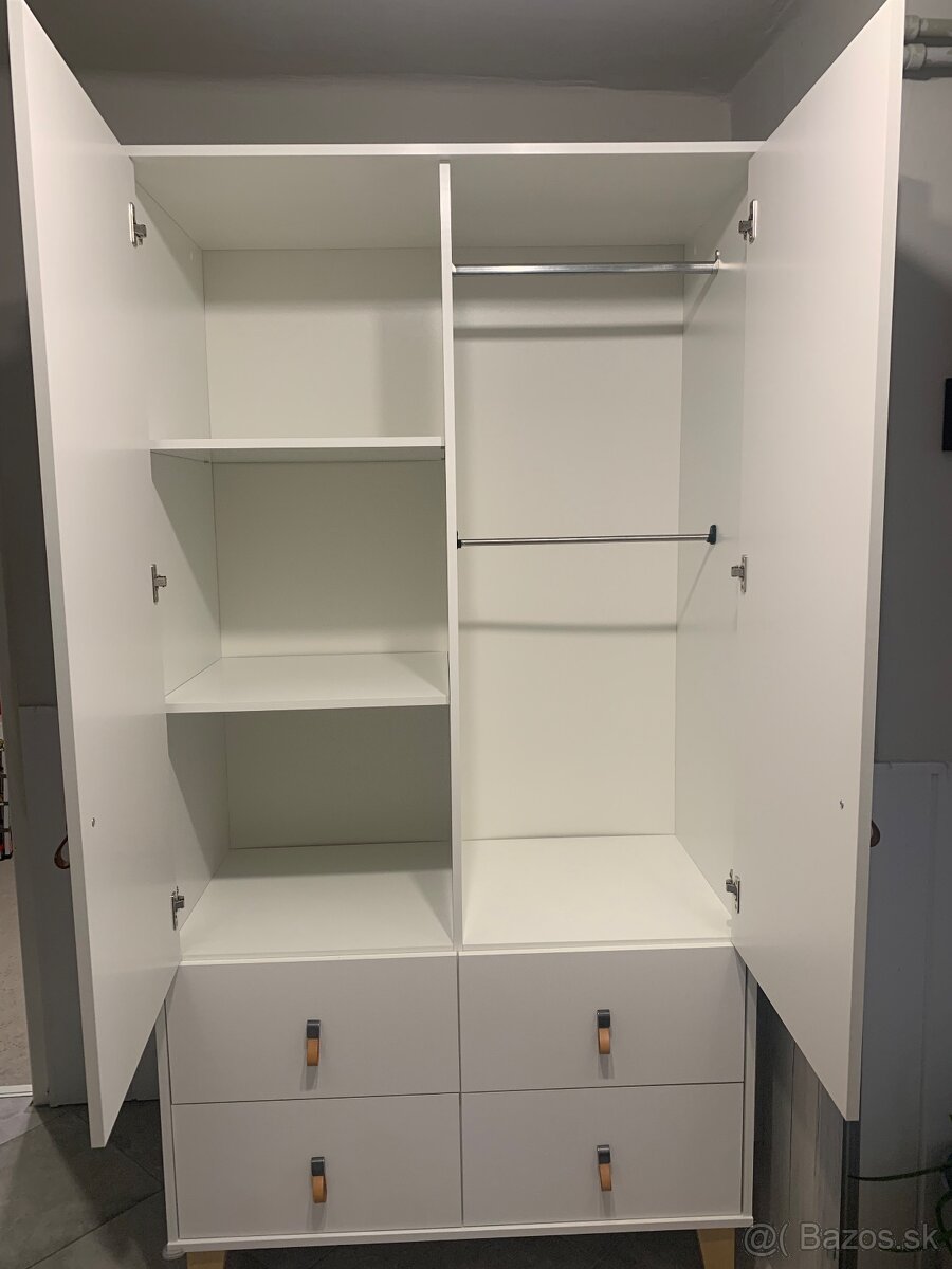 Šatníková skriňa - 2