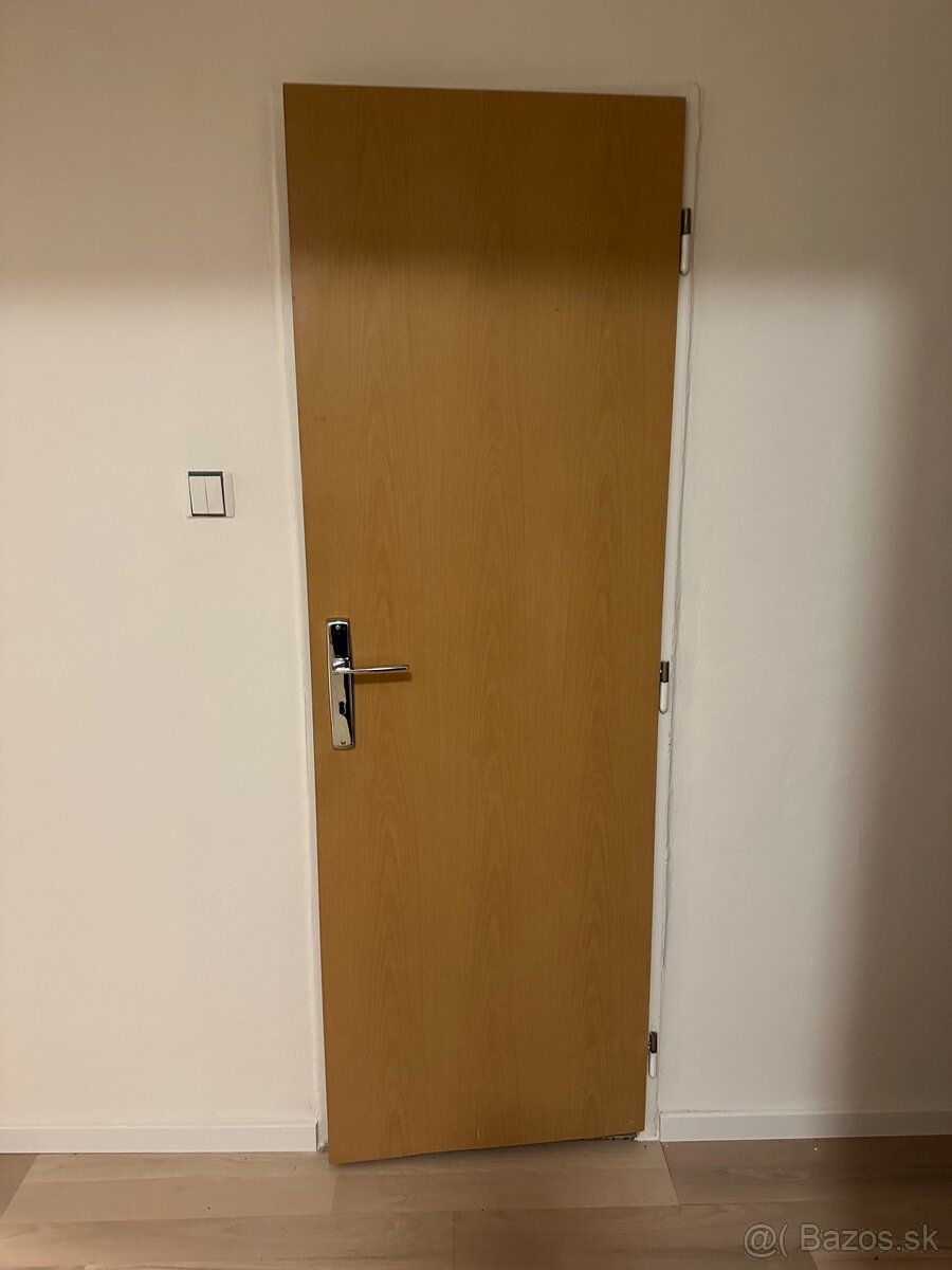 Predám dvere 1+1+1dvojkridlove (vrátane kľučiek) - 2