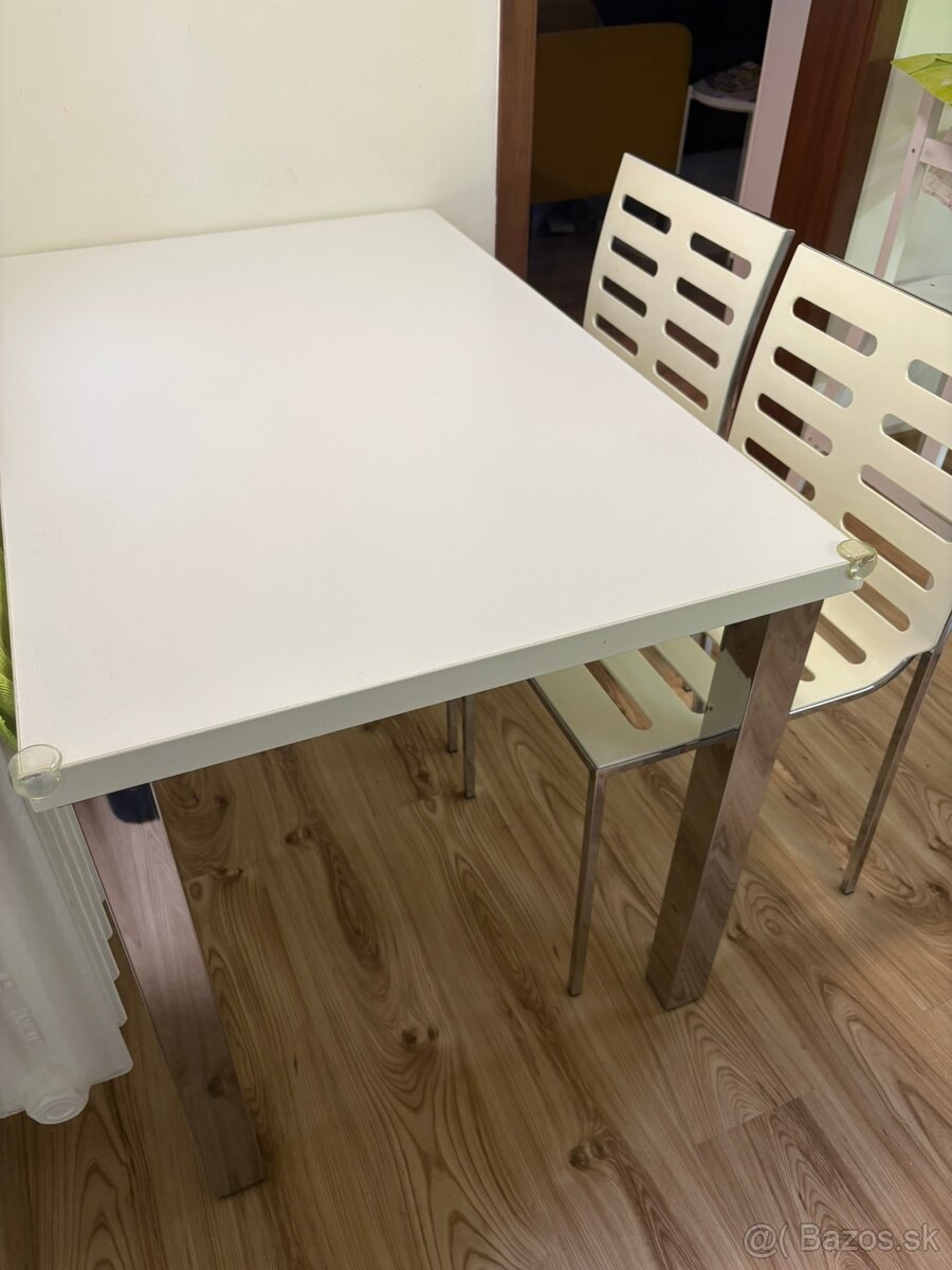 predam kuchynsky stol a stolicky - 2