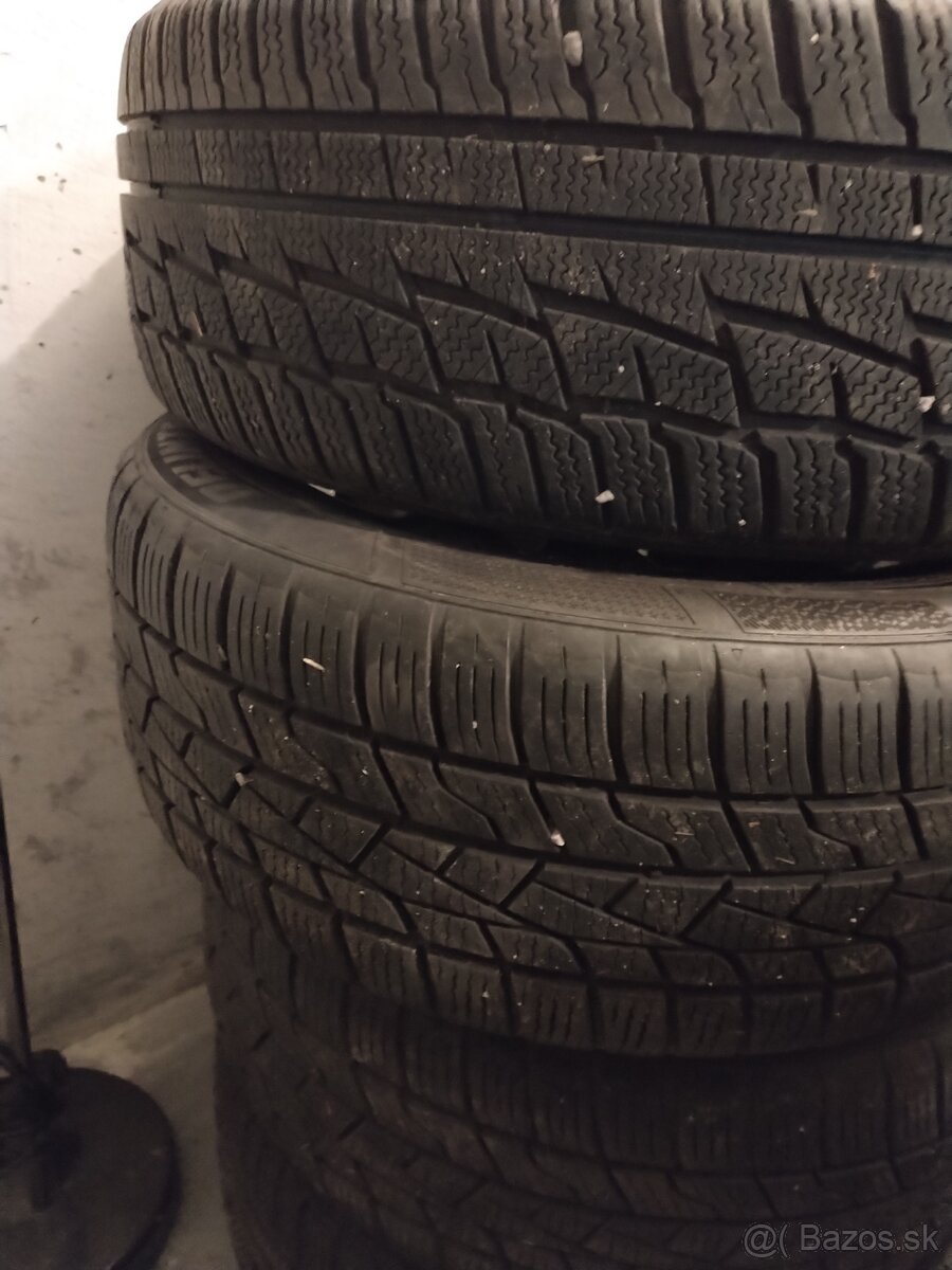 Elektróny zimné gumy predám - 2