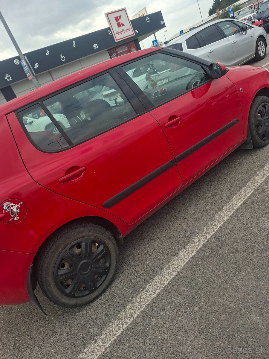 Predam skoda fabia - 2