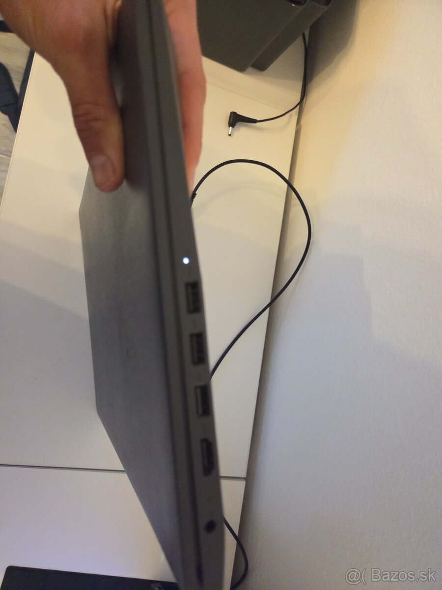 Lenovo V15 - 2