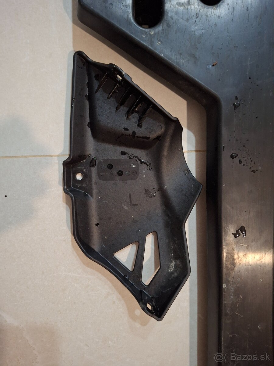 Spodný kryt can am 570 - 2