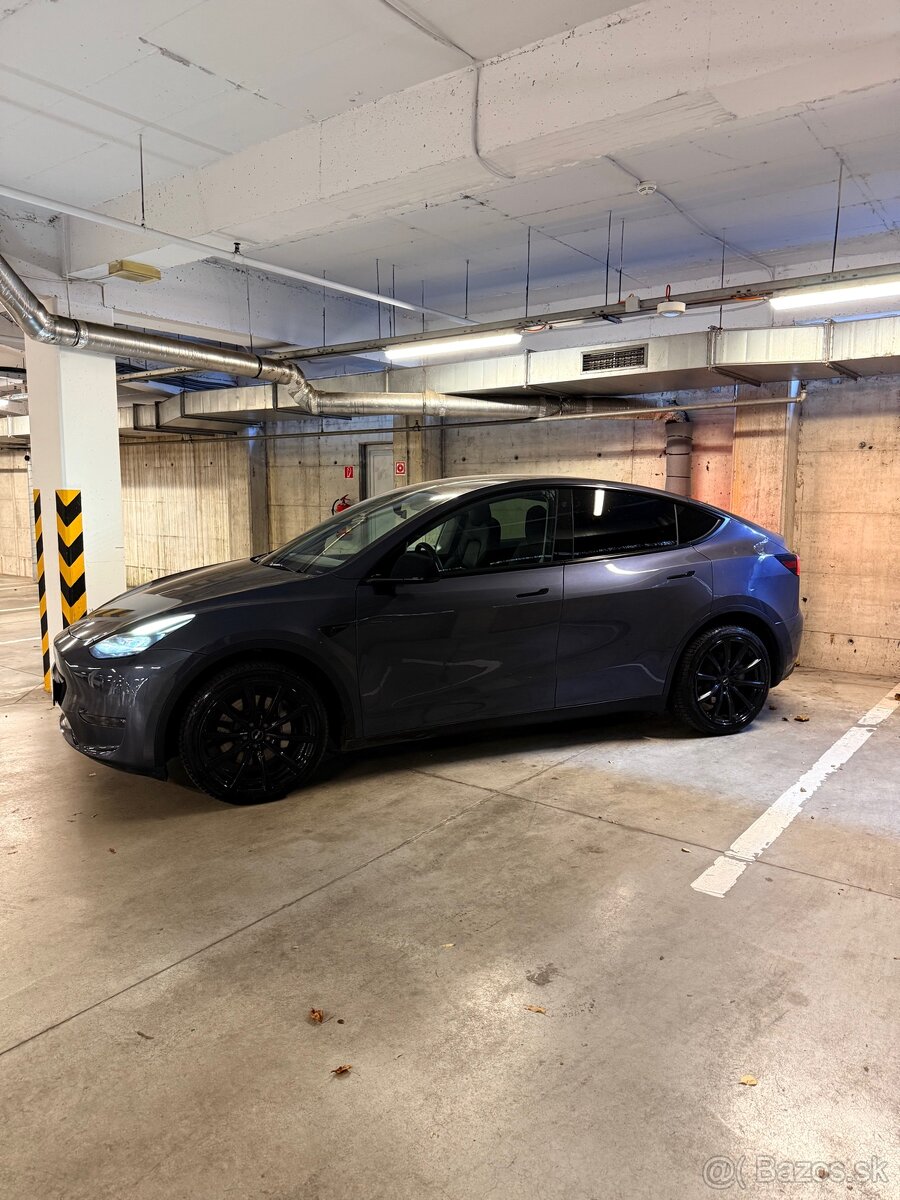 Tesla model Y Long range 378kw 514ps - 2