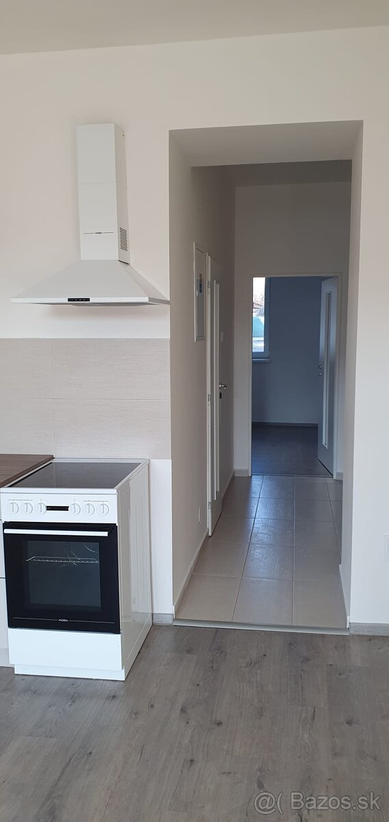 Prenájom 2-izbový byt v centre Lučenca - 2