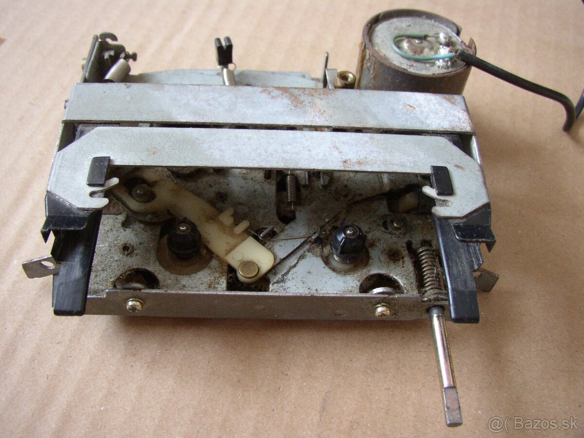 Kazetová mechanika zo starého autorádia - 2